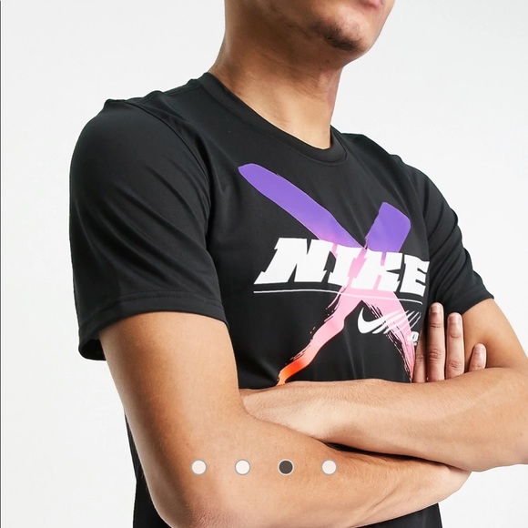Nike T-shirt - Picture 3 of 4
